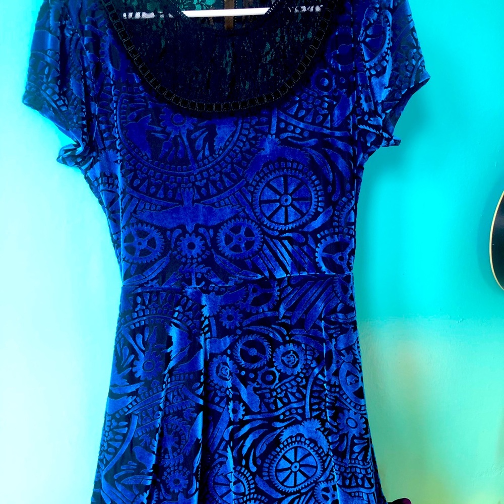 Women’s dress